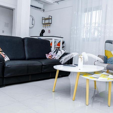 Naiveli-Palm Appartement Meuble Sobre Et Chic ドゥアラ エクステリア 写真