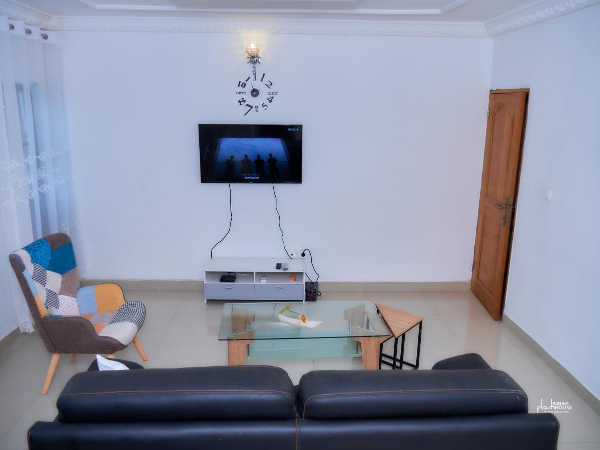 Naiveli-Palm Appartement Meuble Sobre Et Chic ドゥアラ エクステリア 写真