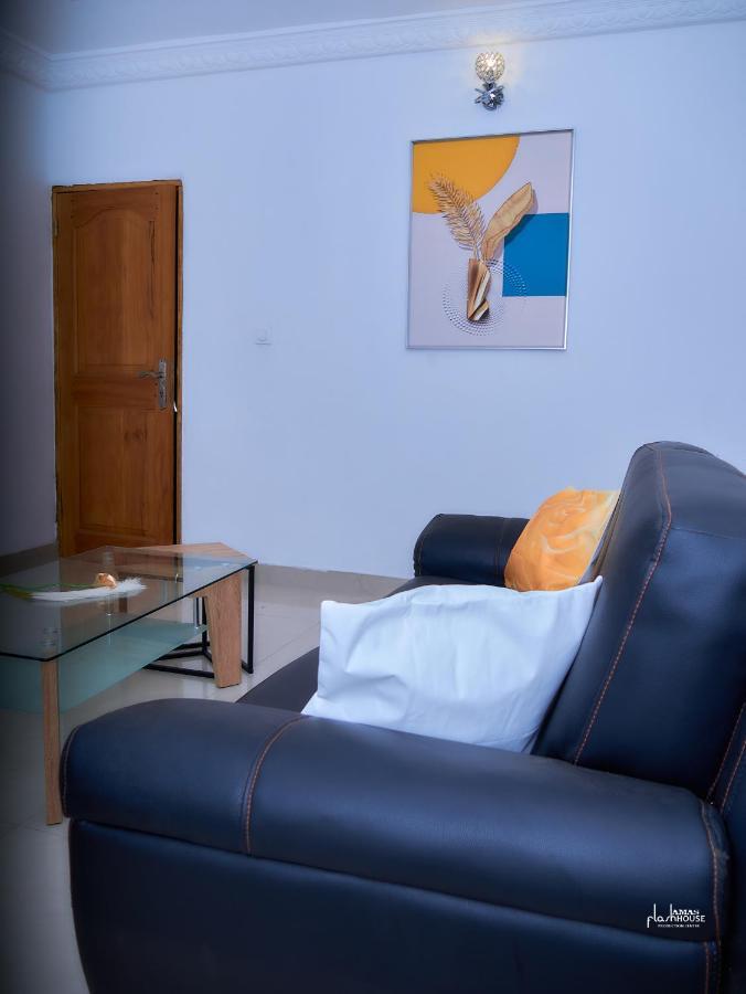 Naiveli-Palm Appartement Meuble Sobre Et Chic ドゥアラ エクステリア 写真