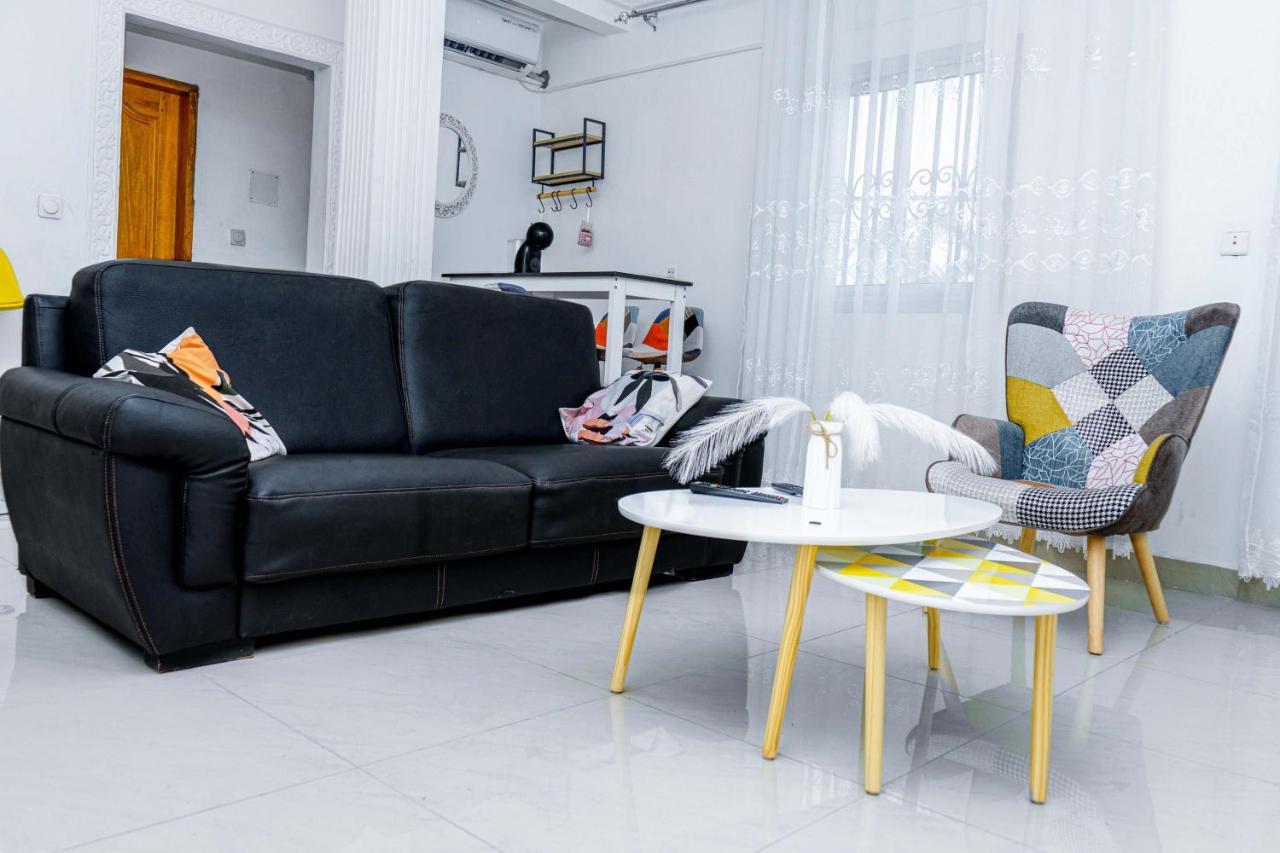 Naiveli-Palm Appartement Meuble Sobre Et Chic ドゥアラ エクステリア 写真