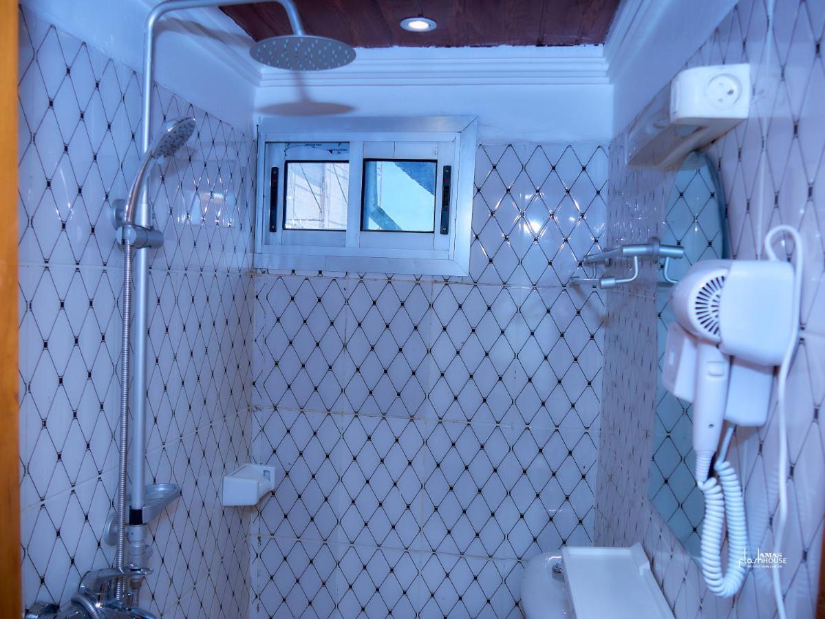 Naiveli-Palm Appartement Meuble Sobre Et Chic ドゥアラ エクステリア 写真