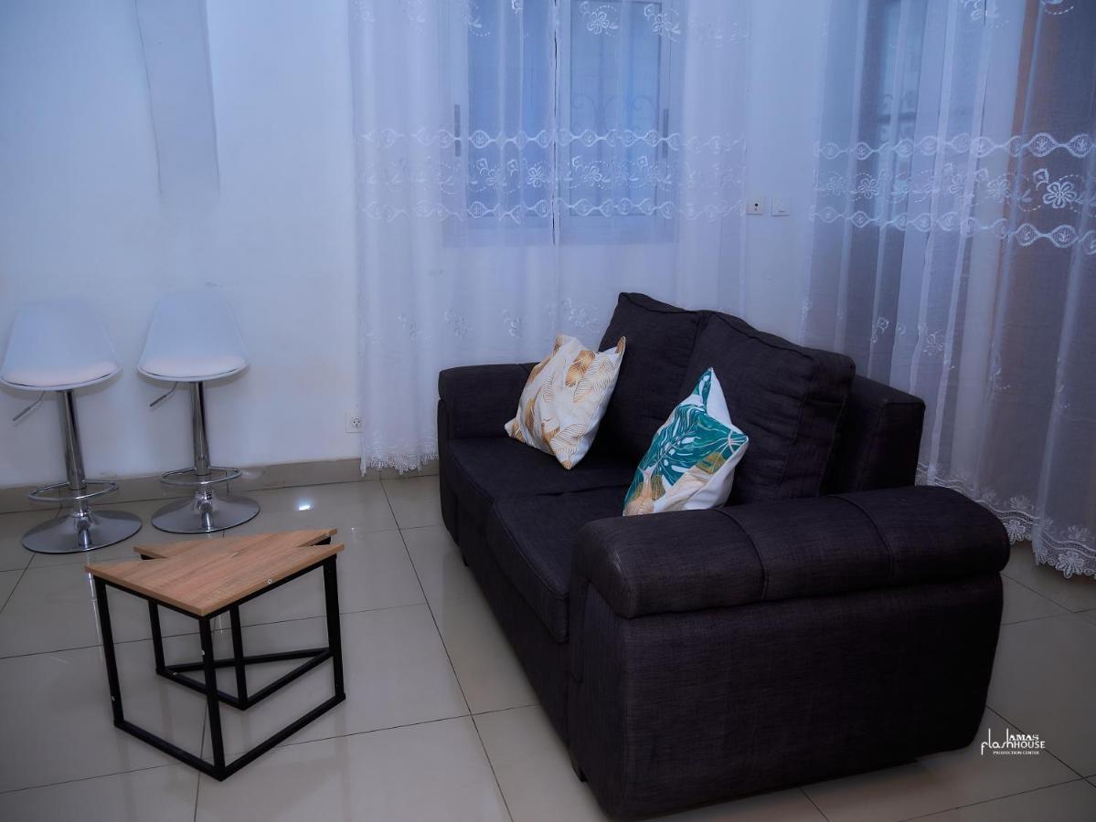 Naiveli-Palm Appartement Meuble Sobre Et Chic ドゥアラ エクステリア 写真