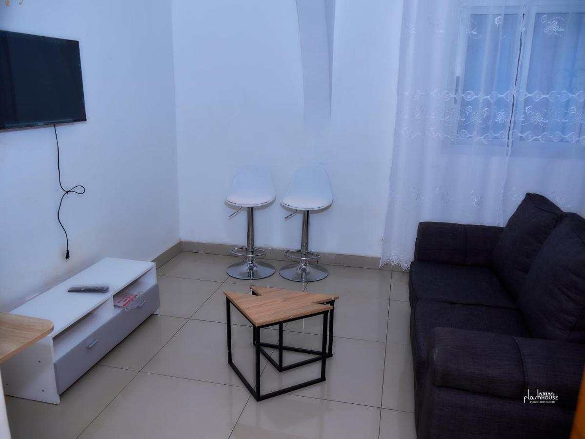 Naiveli-Palm Appartement Meuble Sobre Et Chic ドゥアラ エクステリア 写真