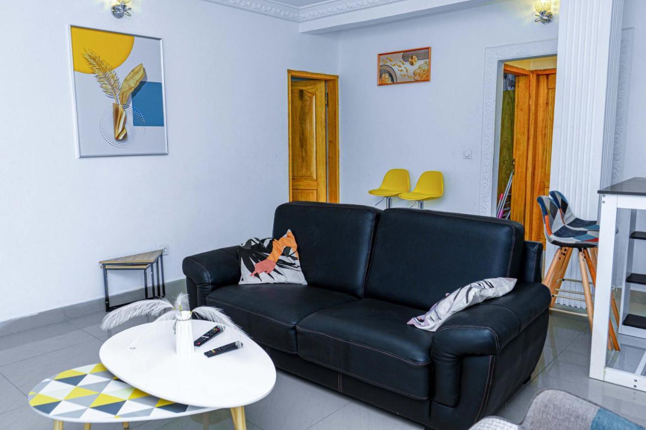 Naiveli-Palm Appartement Meuble Sobre Et Chic ドゥアラ エクステリア 写真